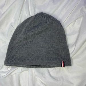 ♡ Grey Tommy H. Beanie  ♡